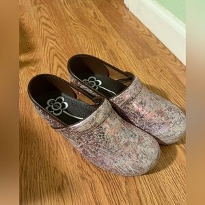 Sanita Women’s Clogs Size 42